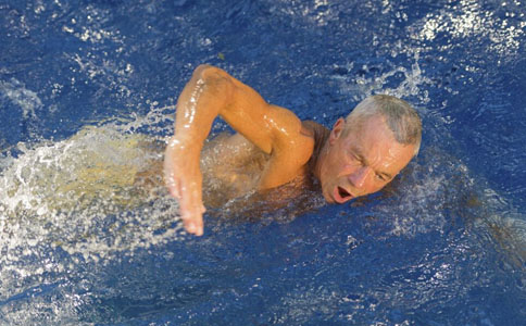 经常游泳会得中耳炎吗 游泳怎么预防中耳炎 游泳时得中耳炎的原因